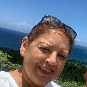 Meet your Posher, Violeta